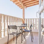 Walnut 1Bed Apt With Shared Pool