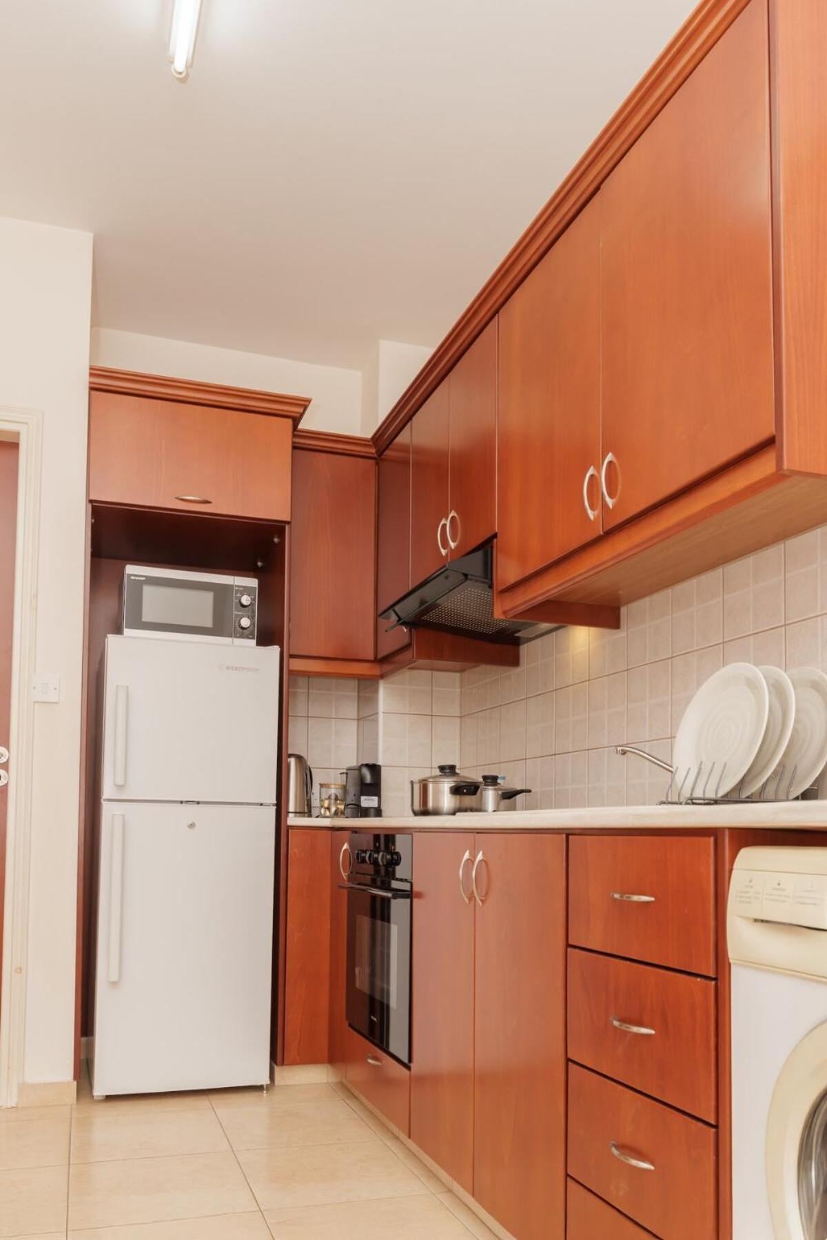 Walnut 1bed With Shared Pool Apartament